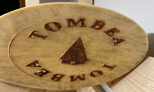 Formaggio Tombea tipico della Val Vestino prodotto nel caseificio Al Fienile